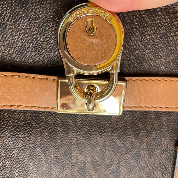 Michael Kors Leather Hamilton Satchel Bag Purse with Crossbody Strap - Picture 4 of 15